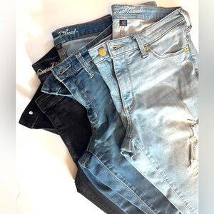 Universal Thread Women's Light and Dark Blue and black  Skinny Jeans